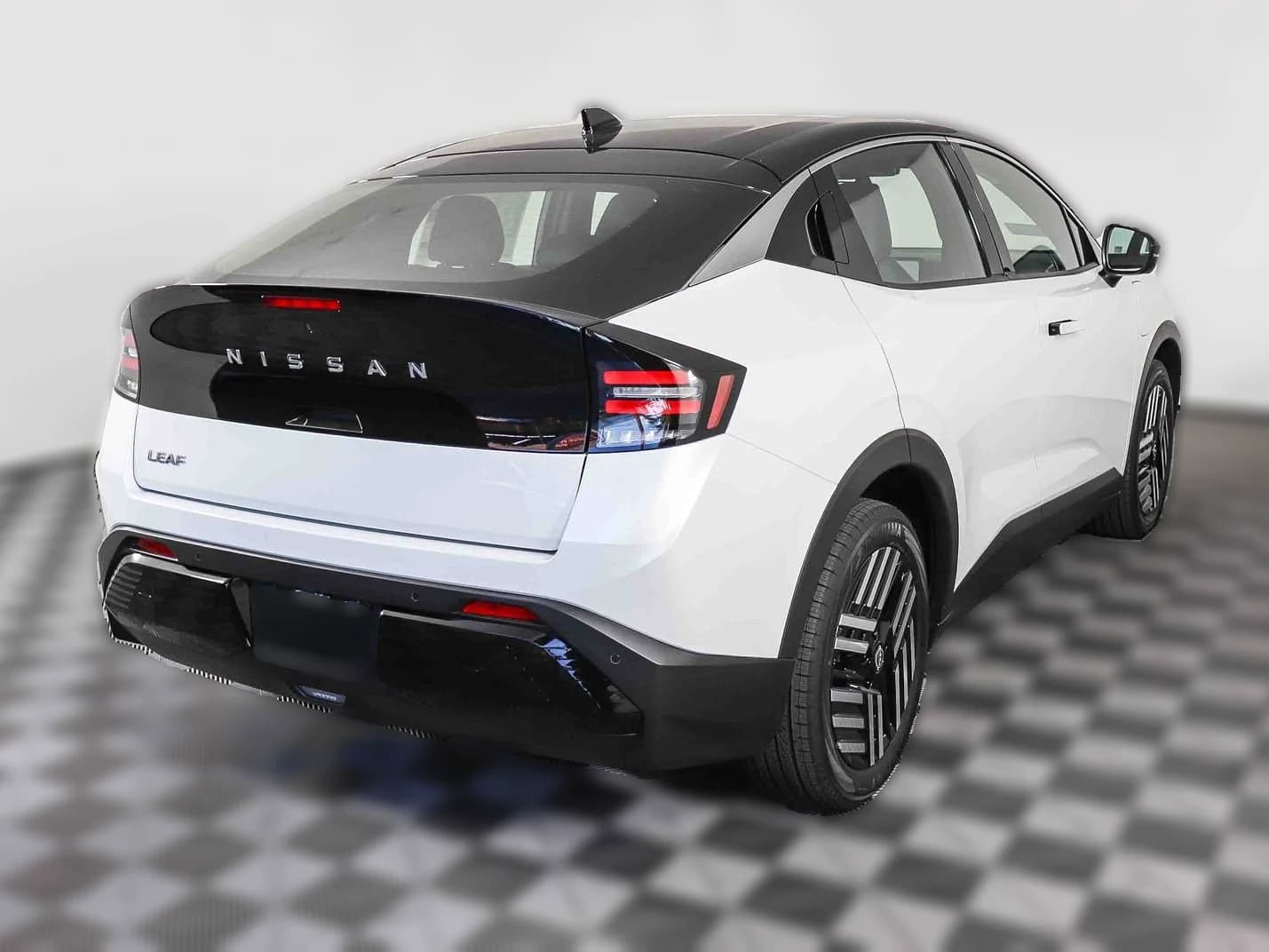 Nissan LEAF SV+ FWD 2026 — side view