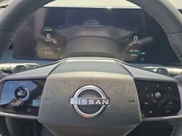 Nissan LEAF SV+ FWD 2026 — side view