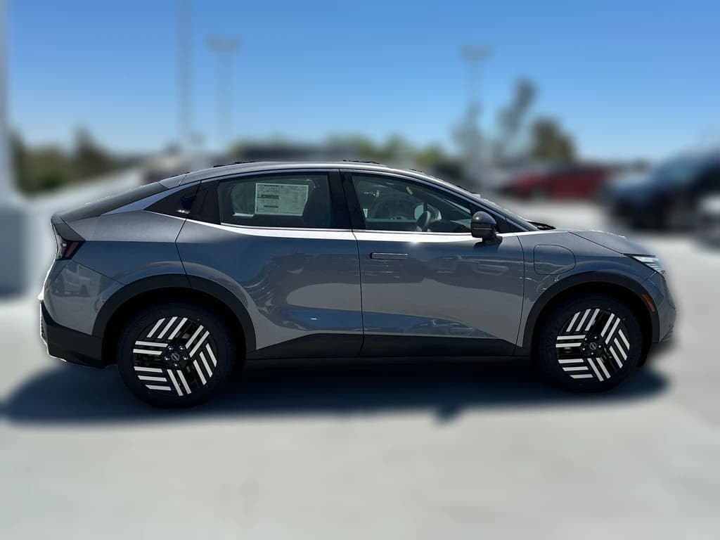 Nissan LEAF SV+ FWD 2026 — side view