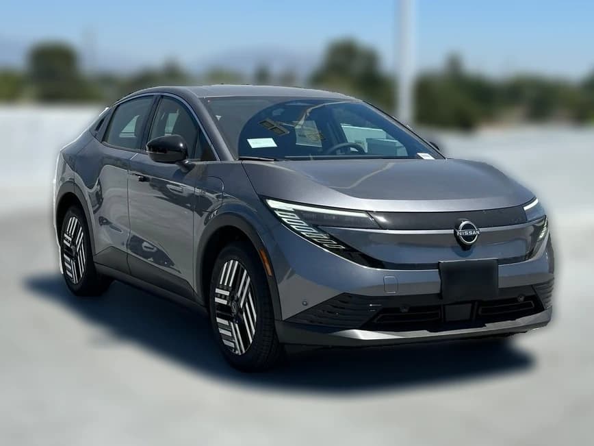 Nissan LEAF SV+ FWD 2026 — side view