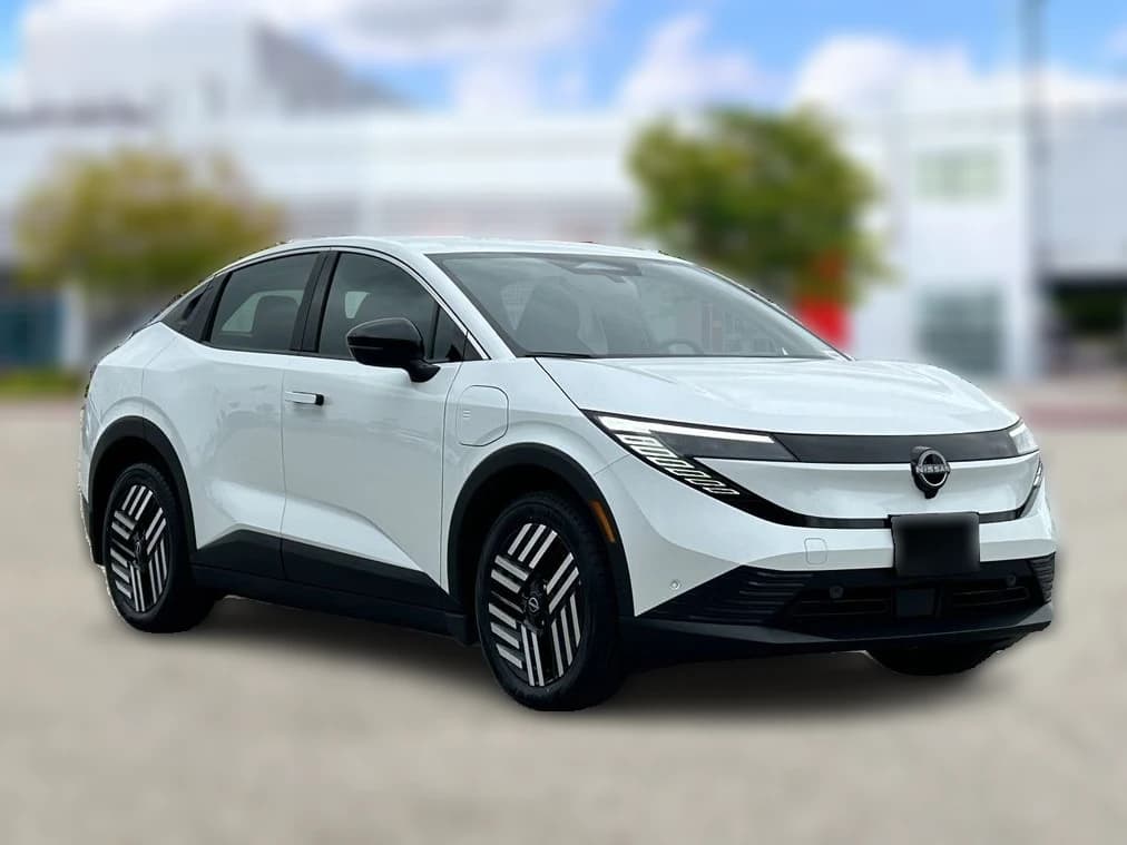 Nissan LEAF SV+ FWD 2026 — side view