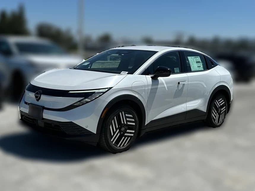 Nissan LEAF SV+ FWD 2026 — side view