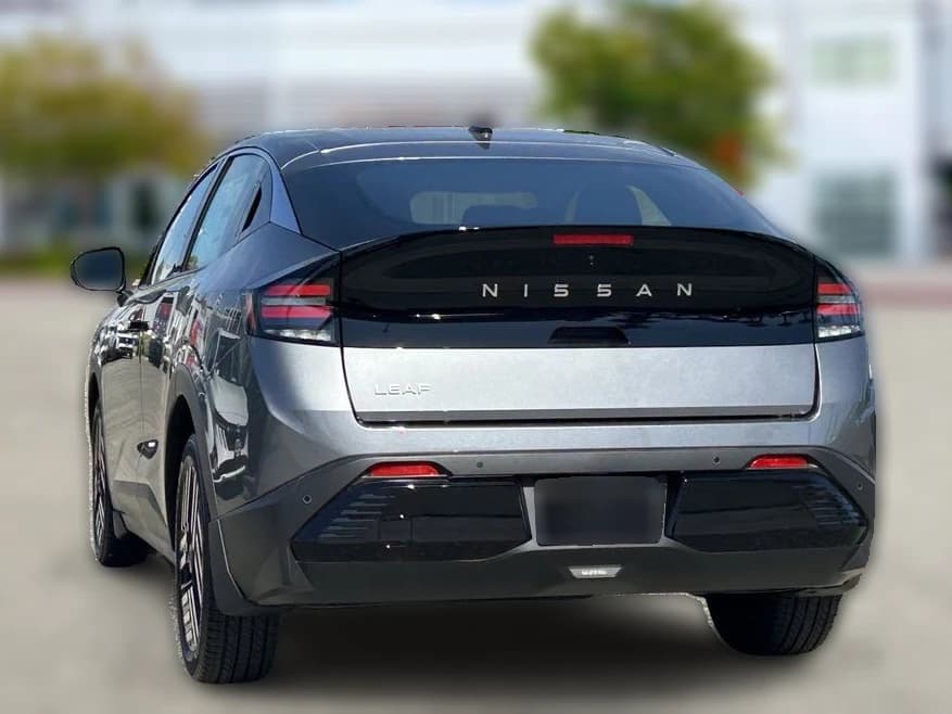 Nissan LEAF SV+ FWD 2026 — side view