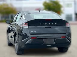 Nissan LEAF SV+ FWD 2026 — side view