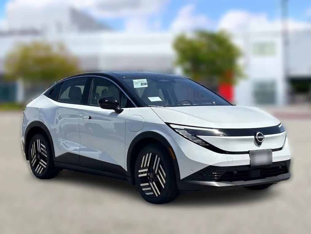 Nissan LEAF SV+ FWD 2026 — side view