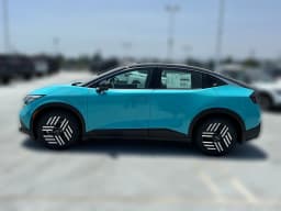 Nissan LEAF SV+ FWD 2026 — side view