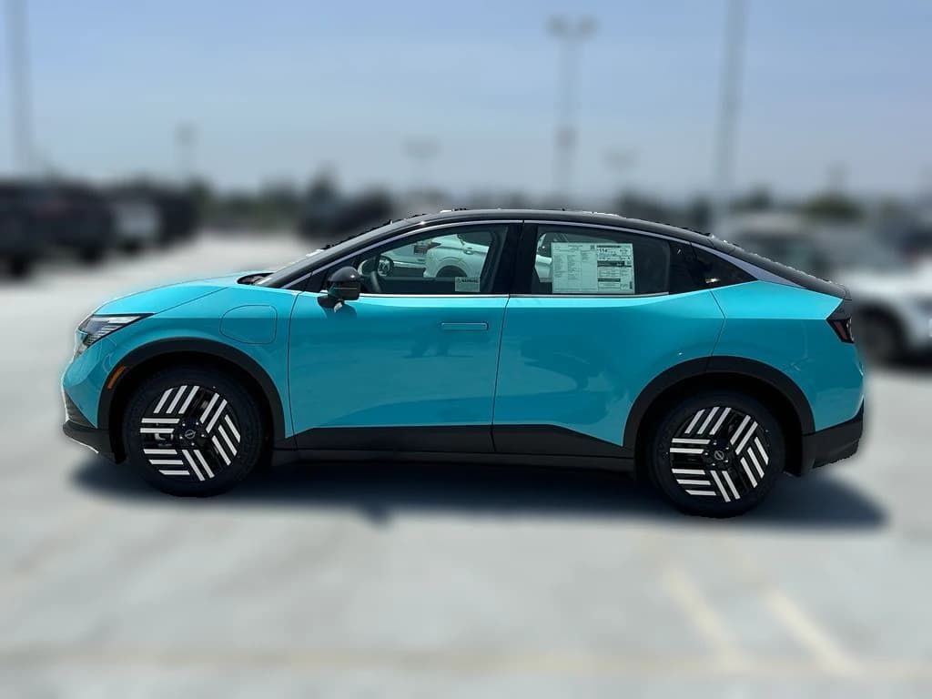 Nissan LEAF SV+ FWD 2026 — side view