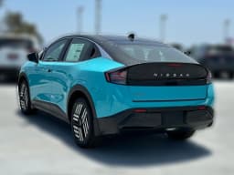Nissan LEAF SV+ FWD 2026 — side view