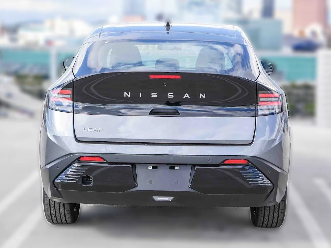 Nissan LEAF SV+ FWD 2026 — side view