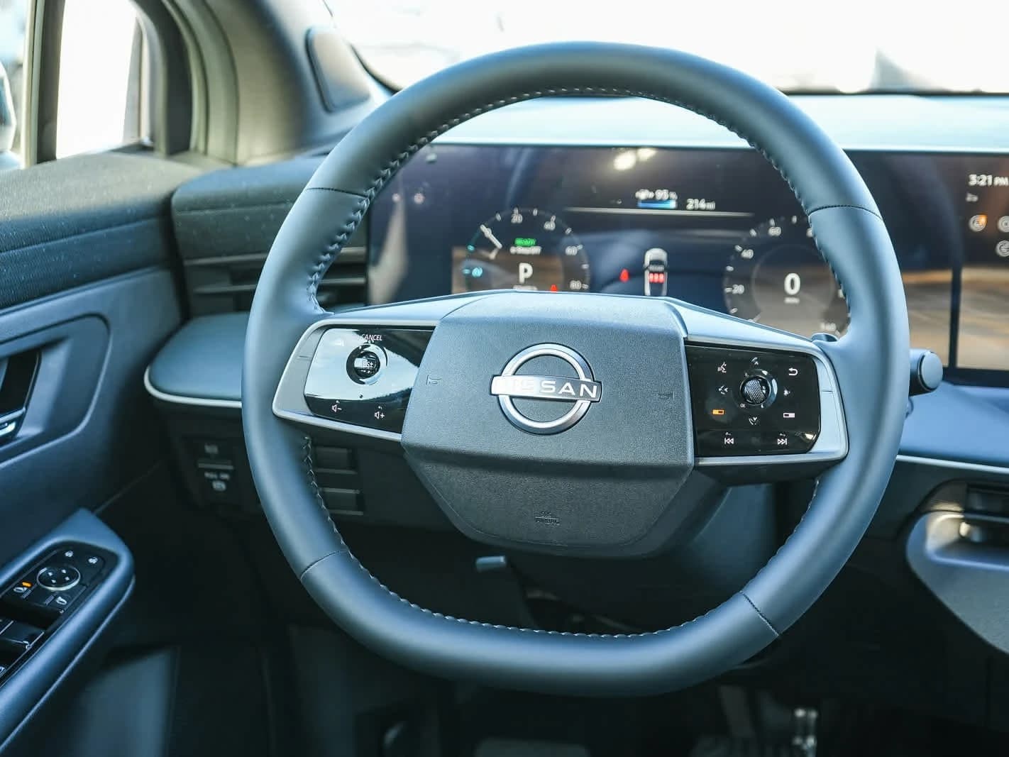 Nissan LEAF SV+ FWD 2026 — side view