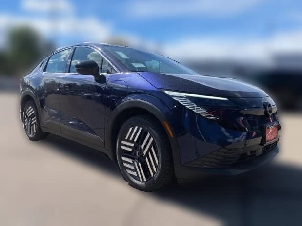 Nissan LEAF SV+ FWD 2026 — side view