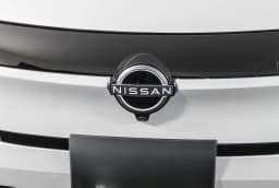 Nissan LEAF SV+ FWD 2026 — side view