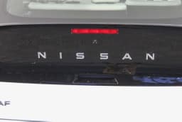 Nissan LEAF SV+ FWD 2026 — side view