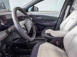 Nissan LEAF SV+ FWD 2026 — side view