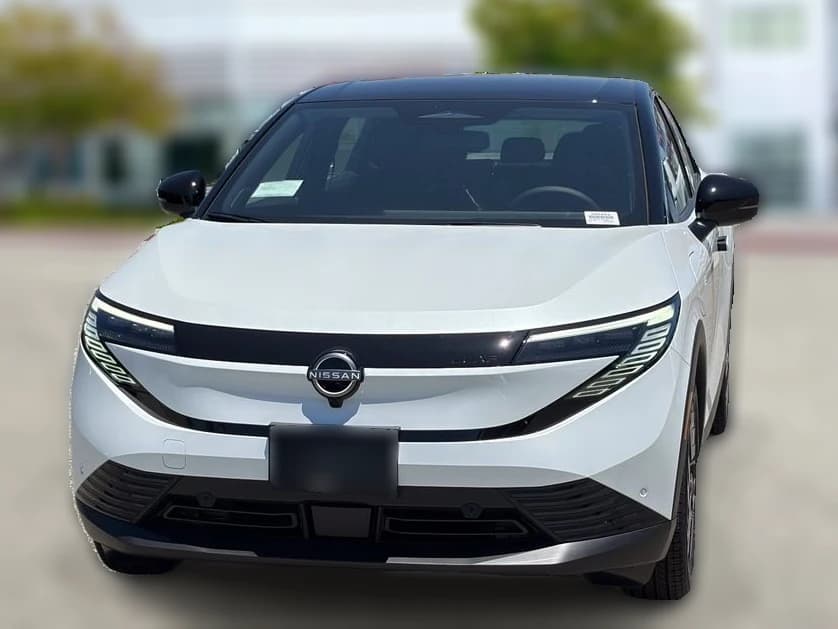 Nissan LEAF SV+ FWD 2026 — side view