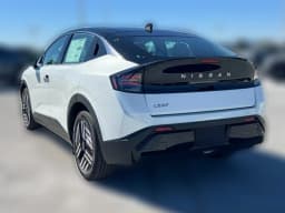 Nissan LEAF SV+ FWD 2026 — side view