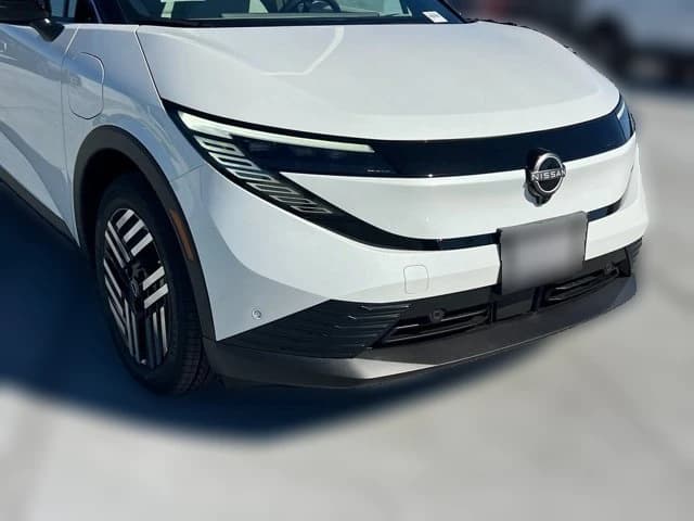 Nissan LEAF SV+ FWD 2026 — side view