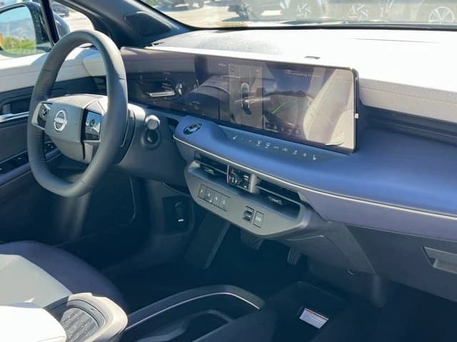 Nissan LEAF SV+ FWD 2026 — side view