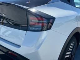 Nissan LEAF SV+ FWD 2026 — side view