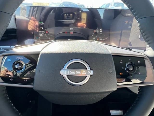 Nissan LEAF SV+ FWD 2026 — side view