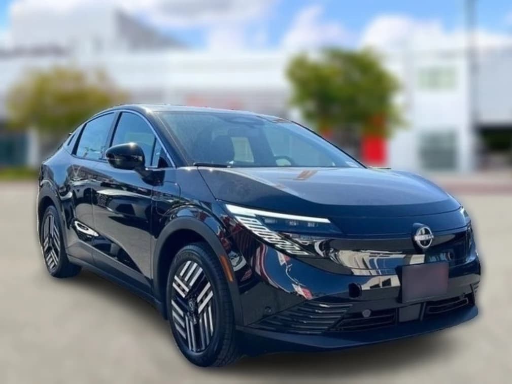 Nissan LEAF SV+ FWD 2026 — side view