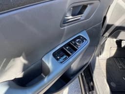 Nissan LEAF SV+ FWD 2026 — side view