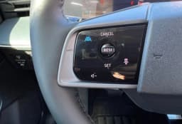 Nissan LEAF SV+ FWD 2026 — side view