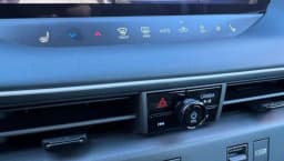 Nissan LEAF SV+ FWD 2026 — side view