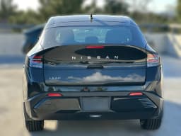 Nissan LEAF SV+ FWD 2026 — side view