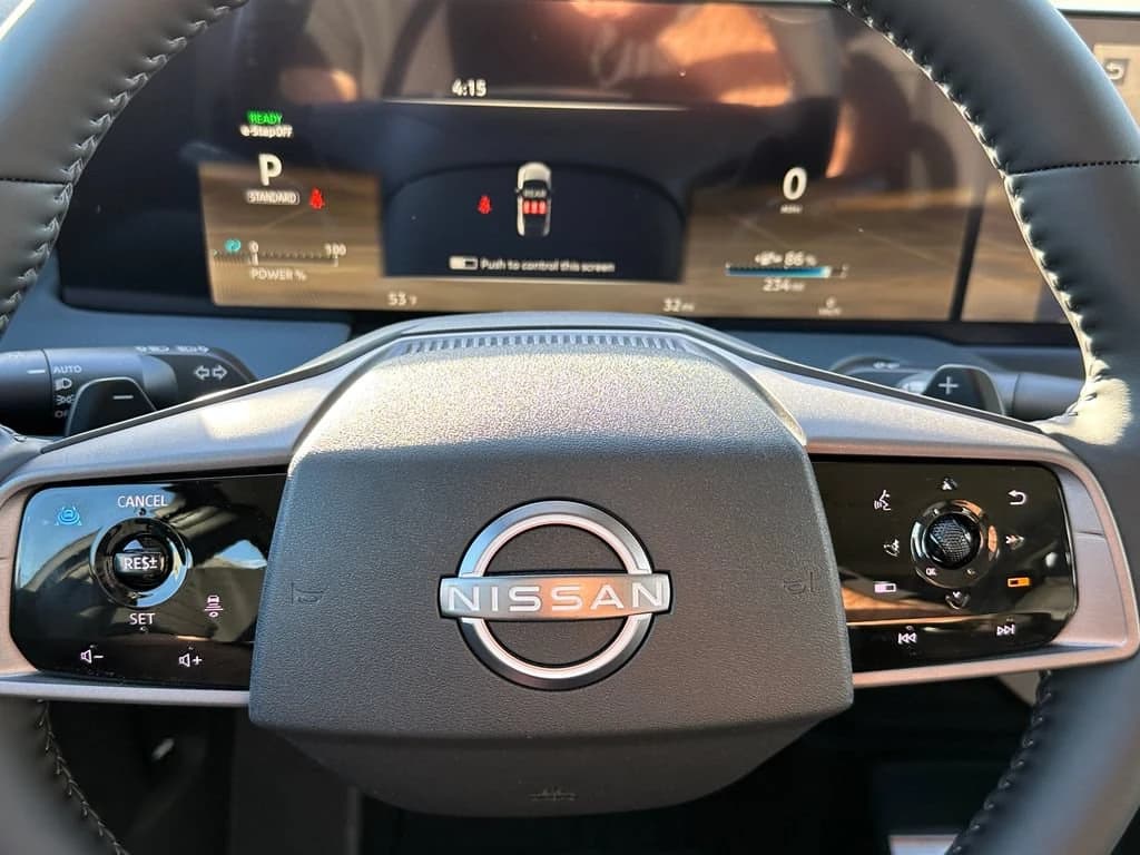 Nissan LEAF SV+ FWD 2026 — side view