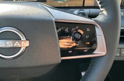 Nissan LEAF SV+ FWD 2026 — side view
