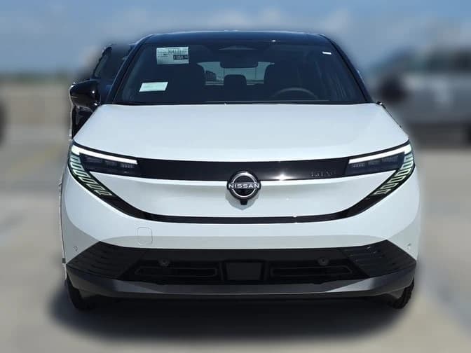 Nissan LEAF SV+ FWD 2026 — side view