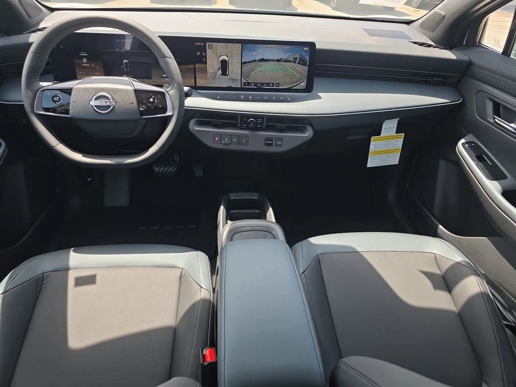 Nissan LEAF SV+ FWD 2026 — side view