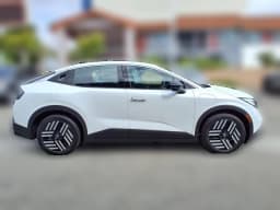 Nissan LEAF SV+ FWD 2026 — side view