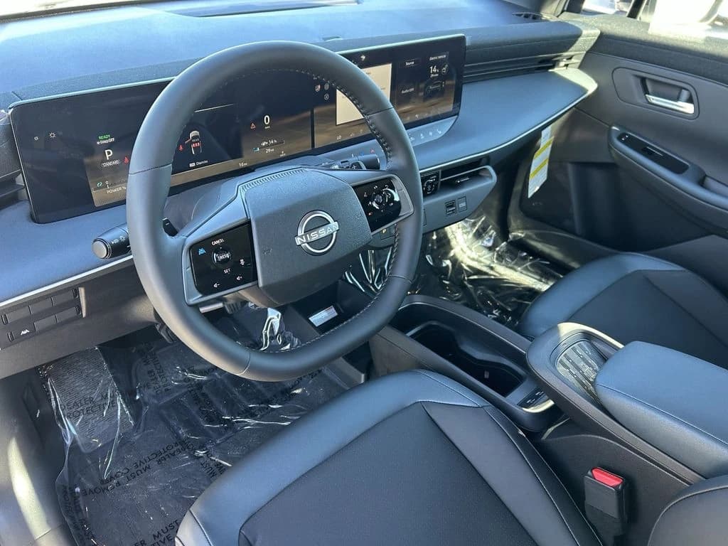 Nissan LEAF SV+ FWD 2026 — side view