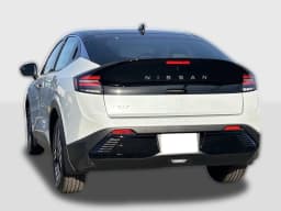 Nissan LEAF SV+ FWD 2026 — side view
