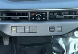 Nissan LEAF SV+ FWD 2026 — side view
