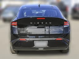 Nissan LEAF SV+ FWD 2026 — side view