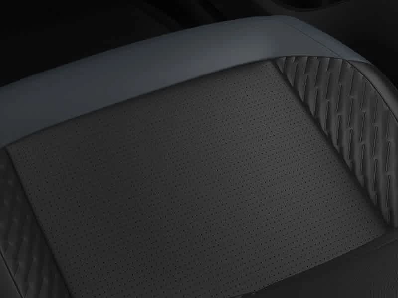 Nissan LEAF PLATINUM+ FWD 2026 — side view