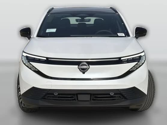 Nissan LEAF PLATINUM+ FWD 2026 — side view