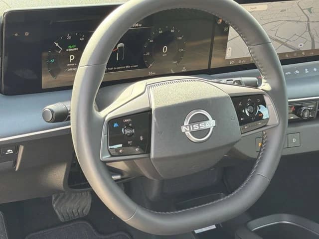 Nissan LEAF PLATINUM+ FWD 2026 — side view