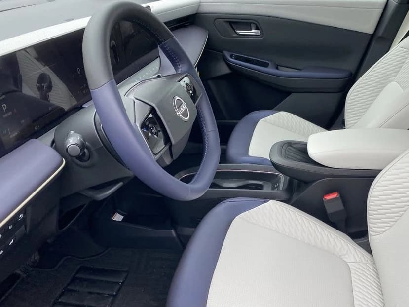 Nissan LEAF PLATINUM+ FWD 2026 — side view