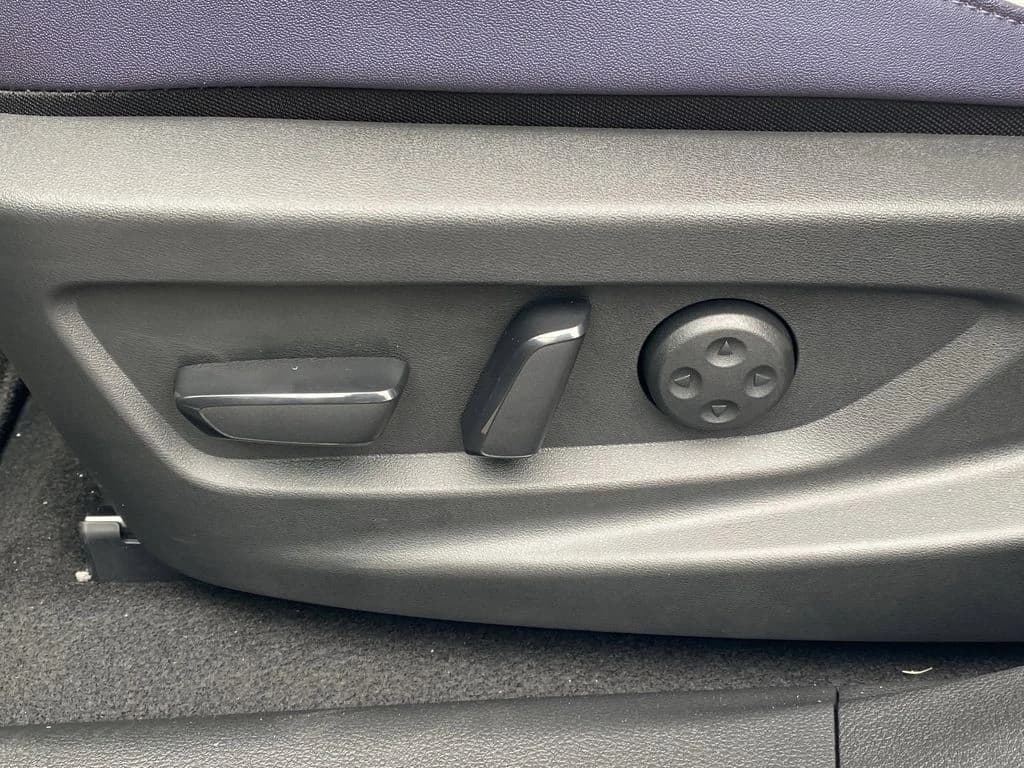 Nissan LEAF PLATINUM+ FWD 2026 — side view