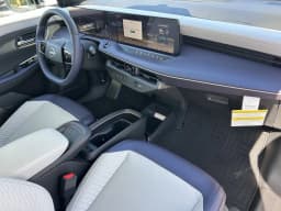 Nissan LEAF PLATINUM+ FWD 2026 — side view