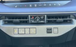 Nissan LEAF PLATINUM+ FWD 2026 — side view