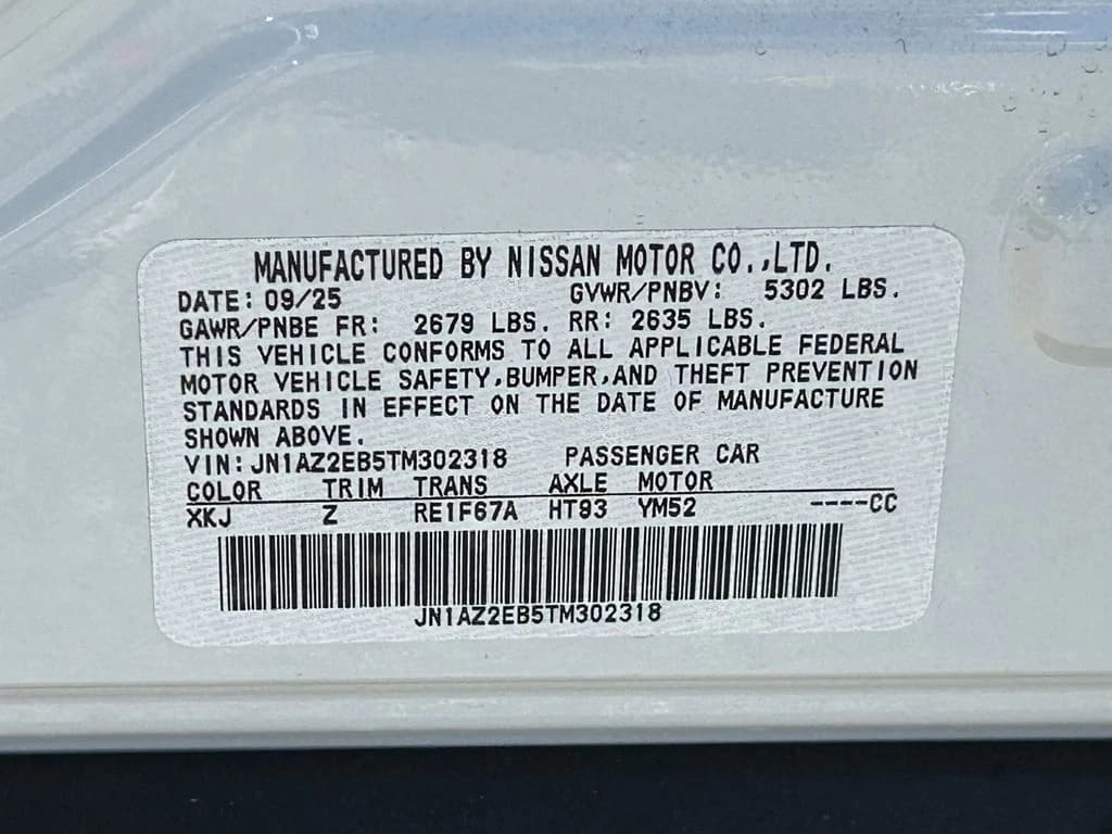 Nissan LEAF PLATINUM+ FWD 2026 — side view