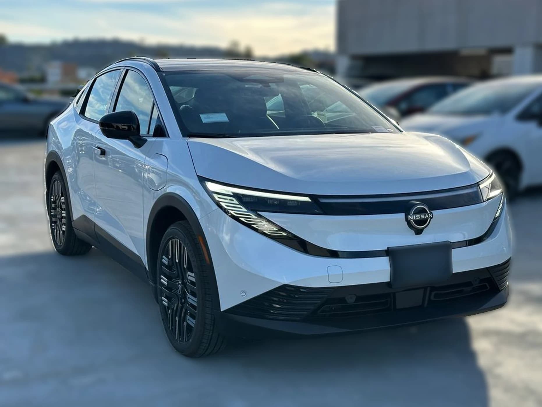 Nissan LEAF PLATINUM+ FWD 2026 — side view