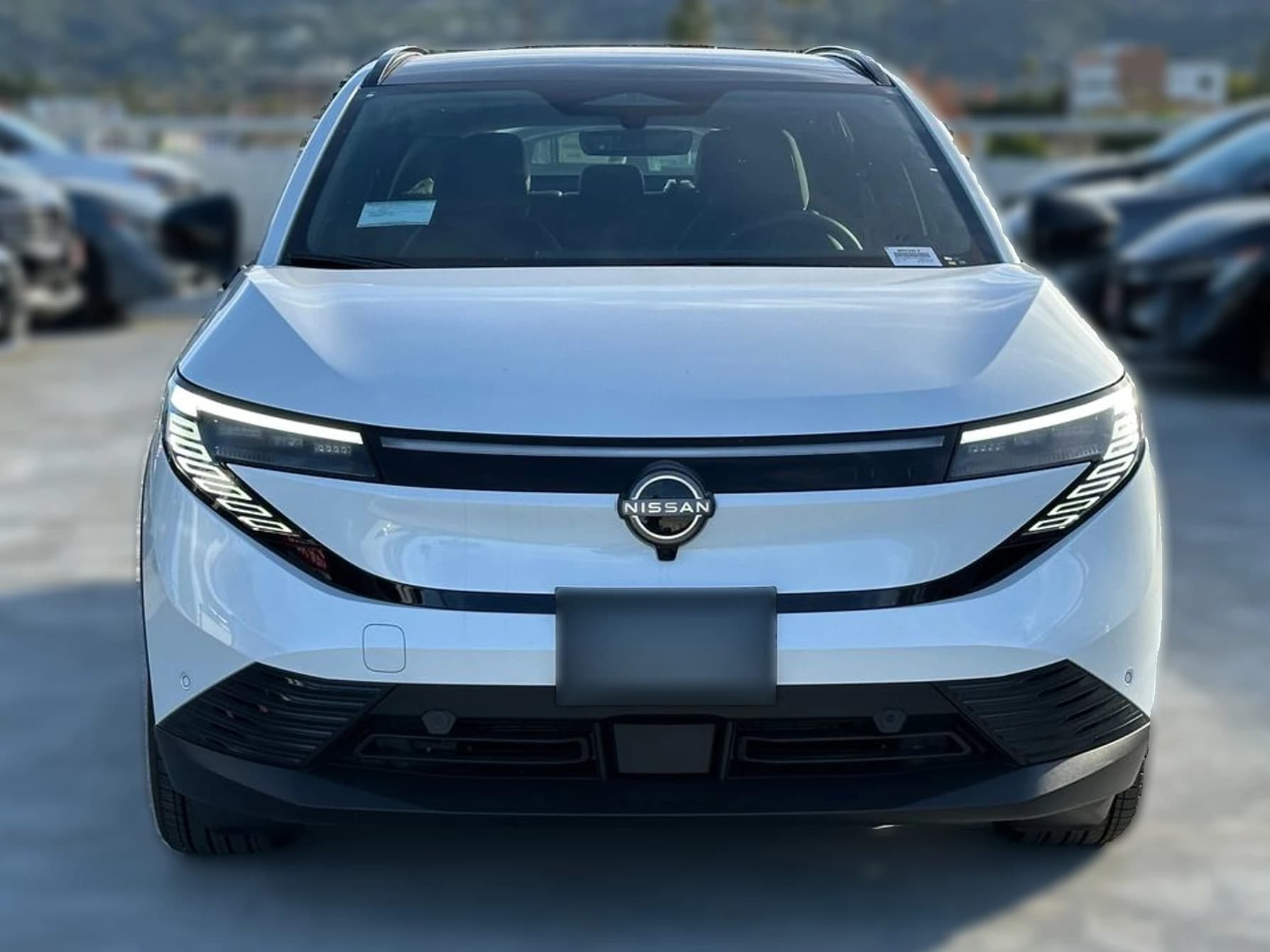 Nissan LEAF PLATINUM+ FWD 2026 — side view