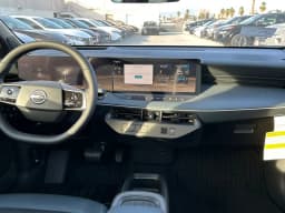 Nissan LEAF PLATINUM+ FWD 2026 — side view