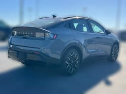 Nissan LEAF PLATINUM+ FWD 2026 — side view